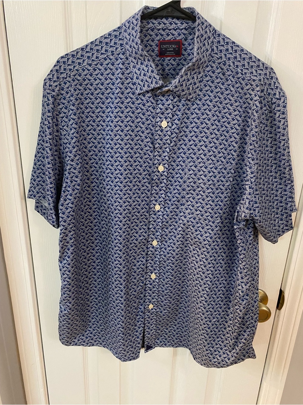 UNTUCKit Men’s Large Blue Wave Print Short Sleeve Button Up Shirt Cotton